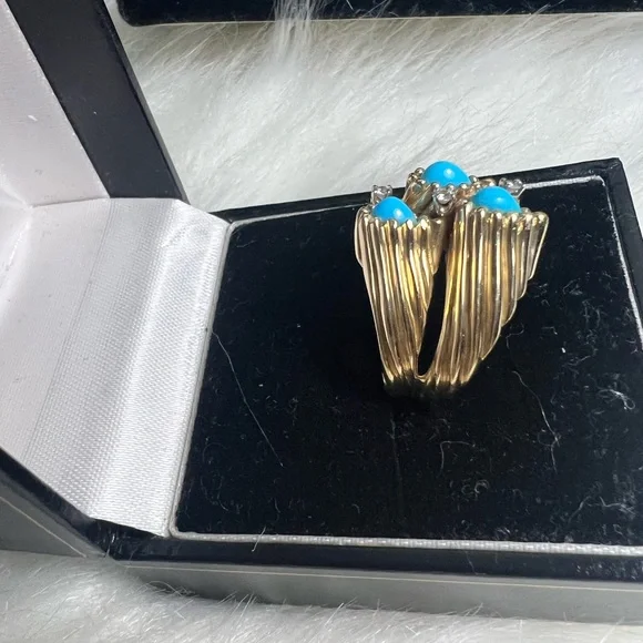 Art Nouveau 14k Yellow Gold, Diamonds
Turquoise Ring💛🩵💎 - Picture 9 of 17